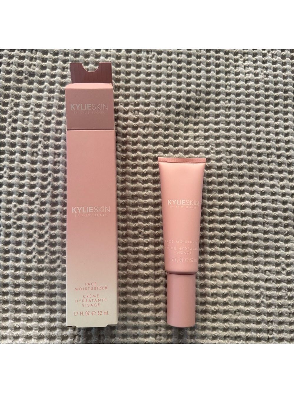 Kylie Skin Face Moisturizer NWT - Picture 4 of 4